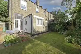 15 Highlever Road, photo 3