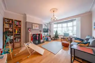 15 Hoodcote Gardens, photo 4