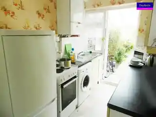 15 Hyde Way, photo 3