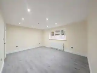 15 Invicta Close, photo 4