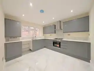 15 Invicta Close, photo 3