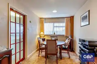 15 Jubilee Close, photo 3