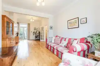 15 Kemble Road, photo 2