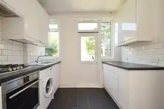 15 Kenley Road, photo 4