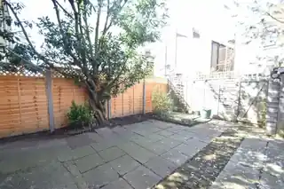 15 Kenley Road, photo 2