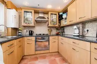 15 Kimberley Road, photo 2