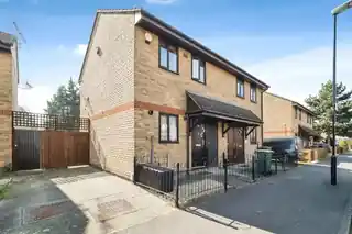 15 Kimberley Road, photo 3