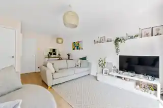 15 Ladygrove, photo 3