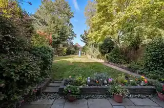 15 Lancaster Avenue, photo 2