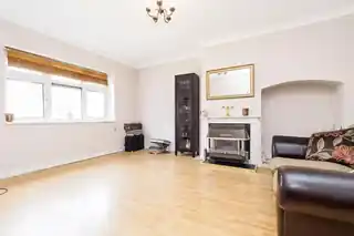15 Lichfield Road, photo 2
