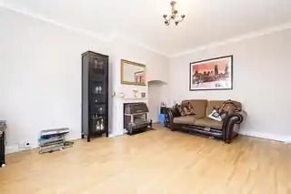 15 Lichfield Road, photo 3