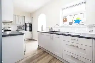 15 Lichfield Road, photo 4