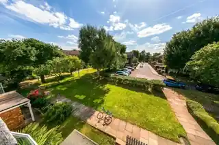 15 Mariner Gardens, photo 2