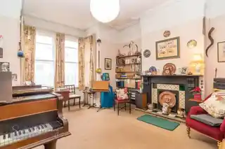 15 Marriott Road, photo 3
