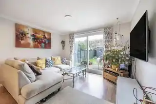 15 Parkside Close, photo 2