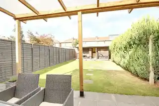 15 Rochester Close, photo 2