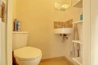 15 Rochester Close, photo 4