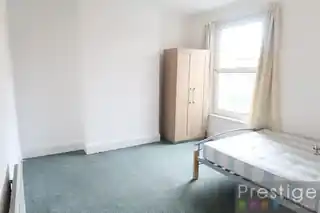 15 Roslyn Road, photo 4