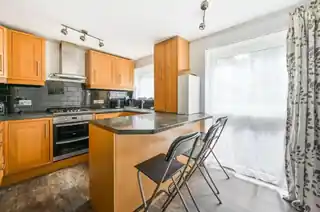 15 Saints Drive, photo 2