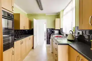 15 Salisbury Road, photo 2