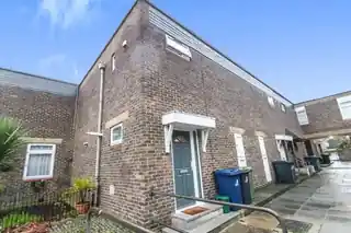 15 Sealand Walk, photo 2