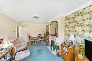 15 Shelley Close, photo 3