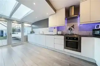 15 Slade Gardens, photo 4