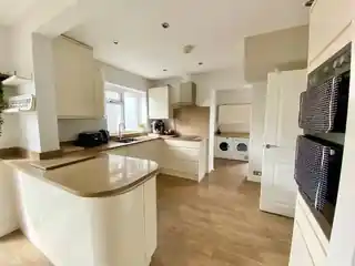 15 South View Close, photo 2