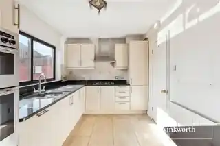 15 Spencer Close, photo 3