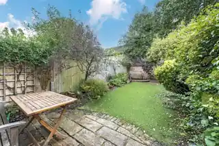 15 Thurstan Road, photo 4