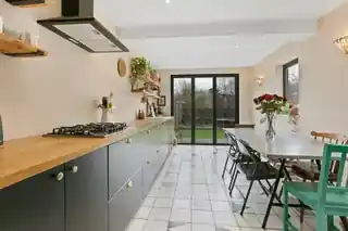15 Tytherton Road, photo 2