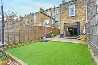 15 Tytherton Road, photo 3