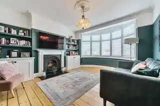 15 Walfield Avenue, photo 3