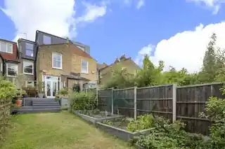 15 Wallbutton Road, photo 2