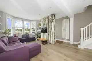 15 Wallbutton Road, photo 3