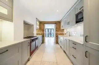 15 Wisteria Road, photo 2