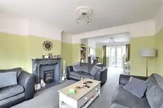15 Wricklemarsh Road, photo 2