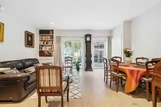 150 Abbey Street, photo 2