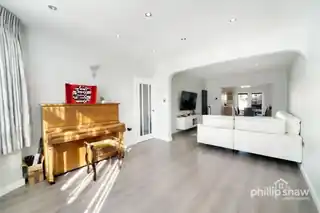 150 Kingshill Drive, photo 3