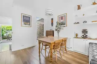 150 Northcroft Road, photo 3