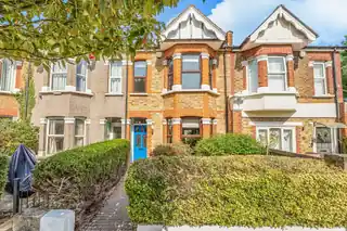 150 Northcroft Road, photo 2