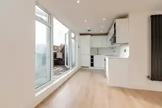 150 Salisbury Walk, photo 3