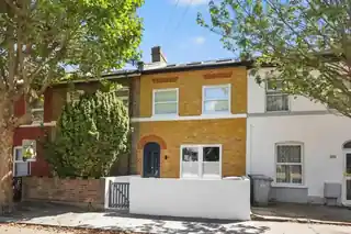 151 Chandos Road, photo 2