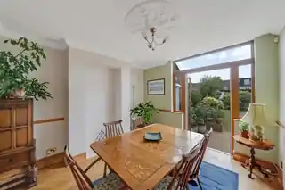 151 Marmion Avenue, photo 3