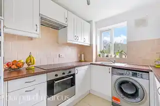 151 Redford Close, photo 3