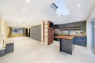 151 Woolacombe Road, photo 3