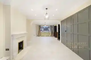 151 Woolacombe Road, photo 2