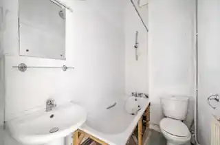 151A Ashmore Road, photo 3