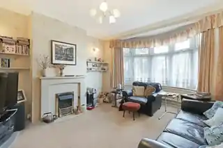 152 Kings Avenue, photo 2