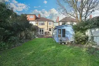 152 Kings Avenue, photo 4